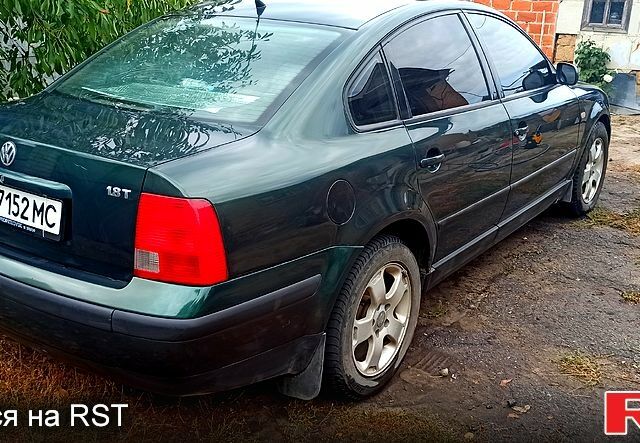 Зеленый Фольксваген Пассат, объемом двигателя 1.8 л и пробегом 221 тыс. км за 4250 $, фото 3 на Automoto.ua