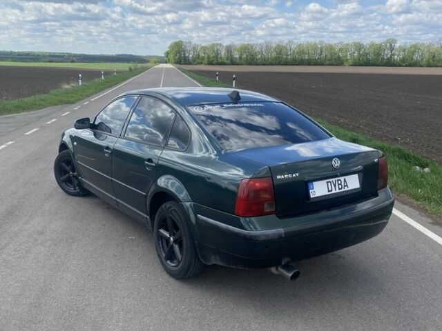 Зелений Фольксваген Пассат, об'ємом двигуна 1.8 л та пробігом 350 тис. км за 3999 $, фото 6 на Automoto.ua