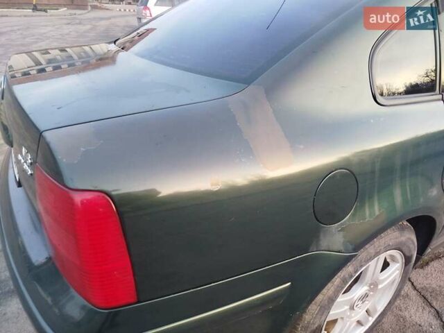 Зеленый Фольксваген Пассат, объемом двигателя 2.8 л и пробегом 380 тыс. км за 2999 $, фото 5 на Automoto.ua