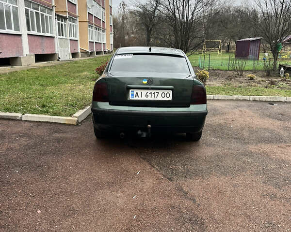 Зеленый Фольксваген Пассат, объемом двигателя 1.9 л и пробегом 360 тыс. км за 2800 $, фото 3 на Automoto.ua