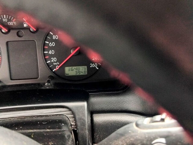 Зеленый Фольксваген Пассат, объемом двигателя 1.8 л и пробегом 300 тыс. км за 2600 $, фото 10 на Automoto.ua