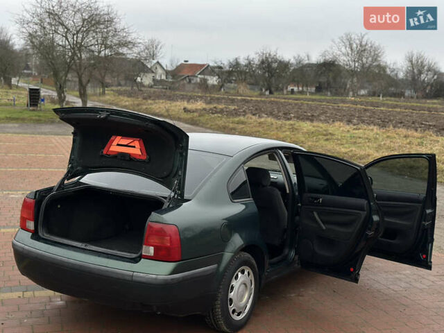 Зеленый Фольксваген Пассат, объемом двигателя 1.78 л и пробегом 334 тыс. км за 3150 $, фото 11 на Automoto.ua