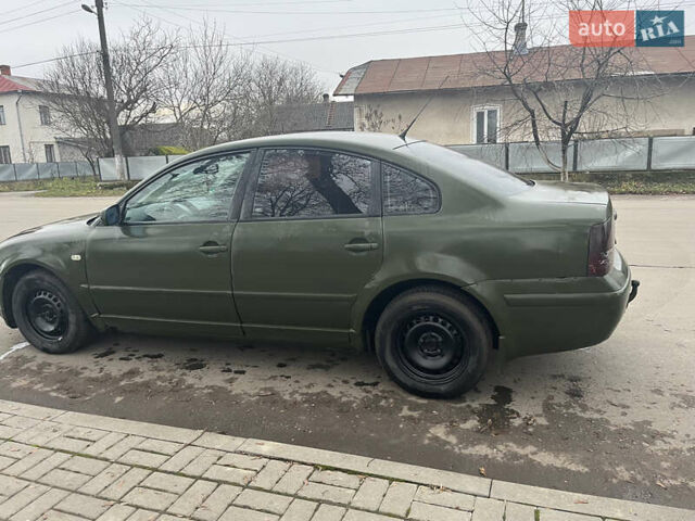 Зеленый Фольксваген Пассат, объемом двигателя 1.9 л и пробегом 323 тыс. км за 2700 $, фото 8 на Automoto.ua