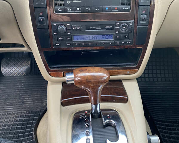 Зеленый Фольксваген Пассат, объемом двигателя 2.33 л и пробегом 211 тыс. км за 3500 $, фото 19 на Automoto.ua