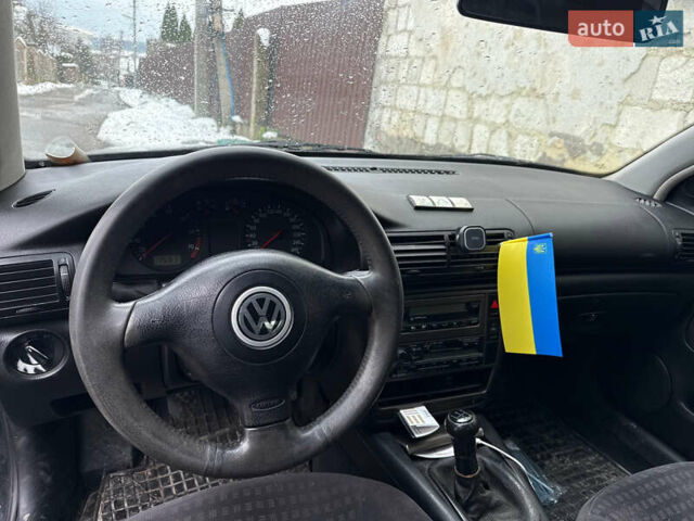 Зеленый Фольксваген Пассат, объемом двигателя 1.78 л и пробегом 334 тыс. км за 2600 $, фото 4 на Automoto.ua