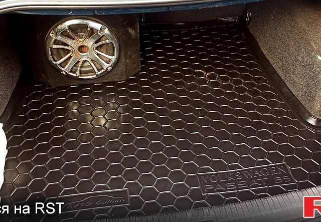 Зеленый Фольксваген Пассат, объемом двигателя 1.8 л и пробегом 221 тыс. км за 4250 $, фото 8 на Automoto.ua