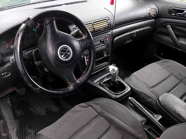 Зелений Фольксваген Пассат, об'ємом двигуна 1.8 л та пробігом 300 тис. км за 2600 $, фото 10 на Automoto.ua