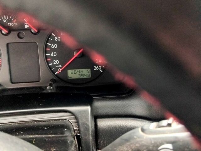 Зелений Фольксваген Пассат, об'ємом двигуна 1.8 л та пробігом 300 тис. км за 2600 $, фото 8 на Automoto.ua