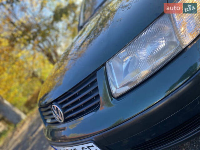 Зеленый Фольксваген Пассат, объемом двигателя 1.78 л и пробегом 375 тыс. км за 2550 $, фото 23 на Automoto.ua