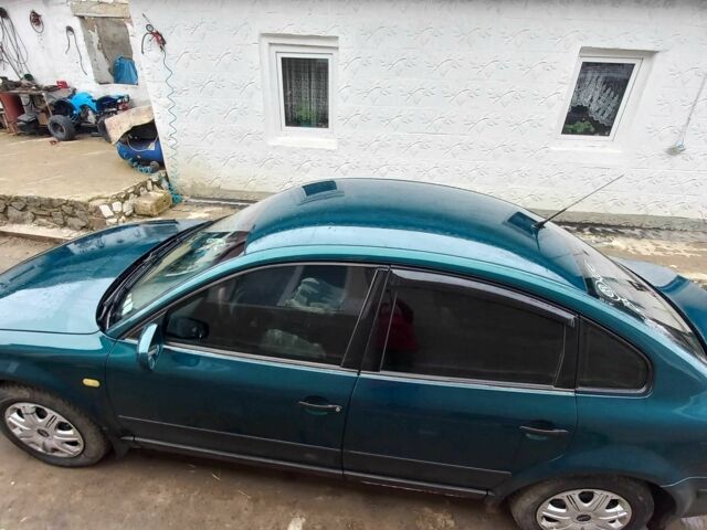 Зелений Фольксваген Пассат, об'ємом двигуна 1.8 л та пробігом 300 тис. км за 3150 $, фото 13 на Automoto.ua