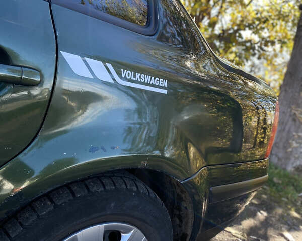 Зеленый Фольксваген Пассат, объемом двигателя 1.78 л и пробегом 375 тыс. км за 2550 $, фото 28 на Automoto.ua