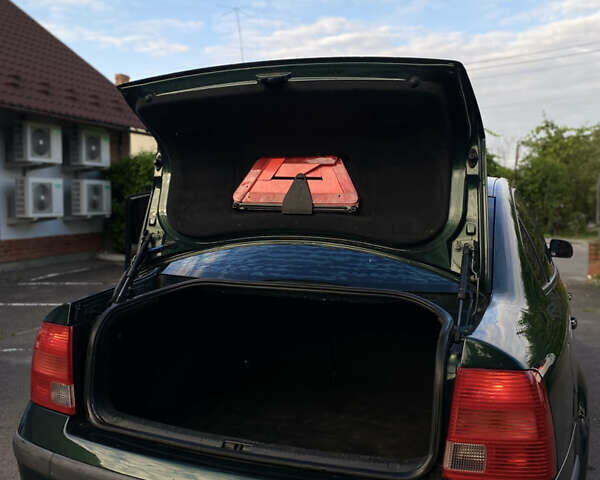 Зеленый Фольксваген Пассат, объемом двигателя 1.78 л и пробегом 375 тыс. км за 2550 $, фото 59 на Automoto.ua