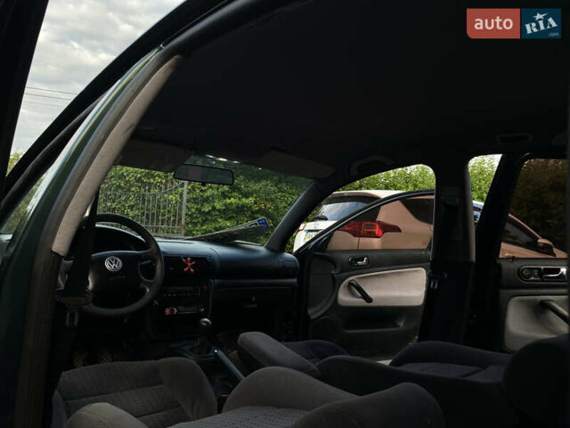 Зеленый Фольксваген Пассат, объемом двигателя 1.78 л и пробегом 375 тыс. км за 2550 $, фото 53 на Automoto.ua