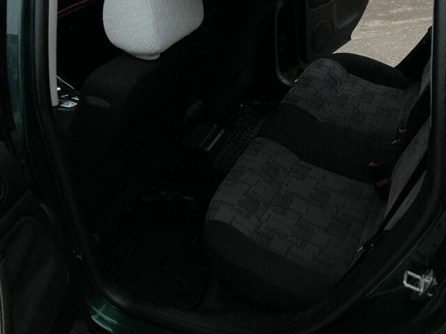 Зелений Фольксваген Пассат, об'ємом двигуна 0 л та пробігом 360 тис. км за 2150 $, фото 6 на Automoto.ua