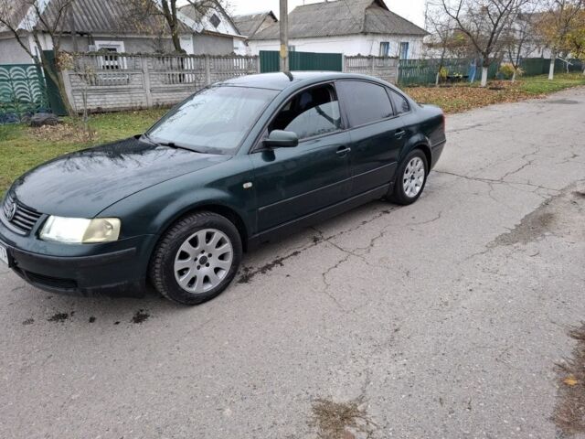 Зелений Фольксваген Пассат, об'ємом двигуна 1.6 л та пробігом 430 тис. км за 2350 $, фото 1 на Automoto.ua