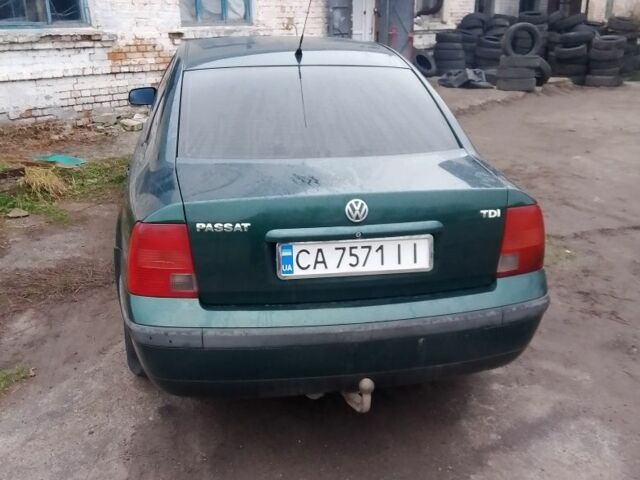 Зеленый Фольксваген Пассат, объемом двигателя 1.9 л и пробегом 467 тыс. км за 4200 $, фото 3 на Automoto.ua