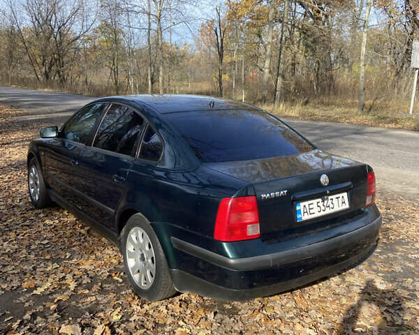 Зеленый Фольксваген Пассат, объемом двигателя 1.6 л и пробегом 425 тыс. км за 2750 $, фото 4 на Automoto.ua