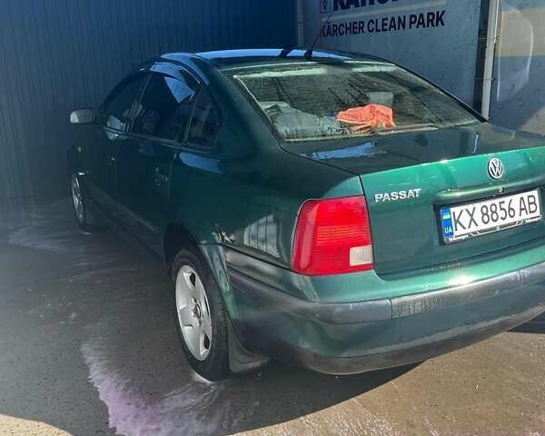Зеленый Фольксваген Пассат, объемом двигателя 1.8 л и пробегом 425 тыс. км за 4400 $, фото 4 на Automoto.ua