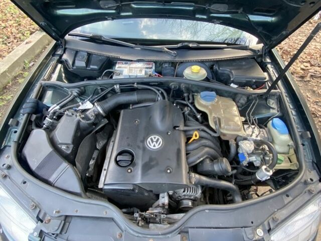 Зеленый Фольксваген Пассат, объемом двигателя 1.6 л и пробегом 320 тыс. км за 2750 $, фото 1 на Automoto.ua