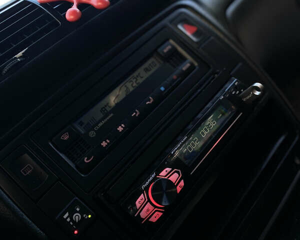 Зеленый Фольксваген Пассат, объемом двигателя 1.78 л и пробегом 375 тыс. км за 2650 $, фото 50 на Automoto.ua