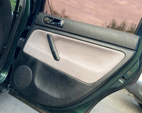 Зеленый Фольксваген Пассат, объемом двигателя 1.78 л и пробегом 375 тыс. км за 2650 $, фото 40 на Automoto.ua