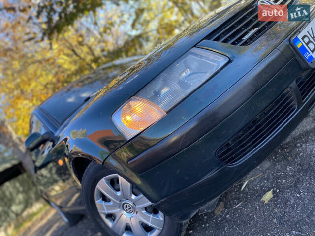 Зеленый Фольксваген Пассат, объемом двигателя 1.78 л и пробегом 375 тыс. км за 2550 $, фото 4 на Automoto.ua