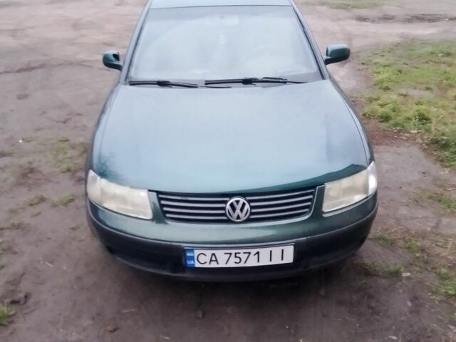 Зеленый Фольксваген Пассат, объемом двигателя 1.9 л и пробегом 467 тыс. км за 4200 $, фото 1 на Automoto.ua