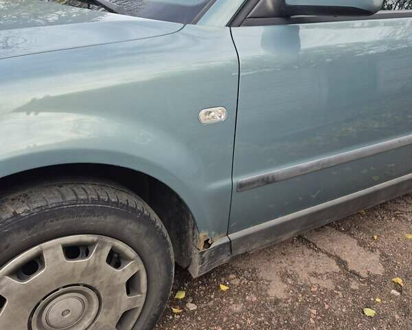 Зелений Фольксваген Пассат, об'ємом двигуна 1.6 л та пробігом 322 тис. км за 3500 $, фото 5 на Automoto.ua