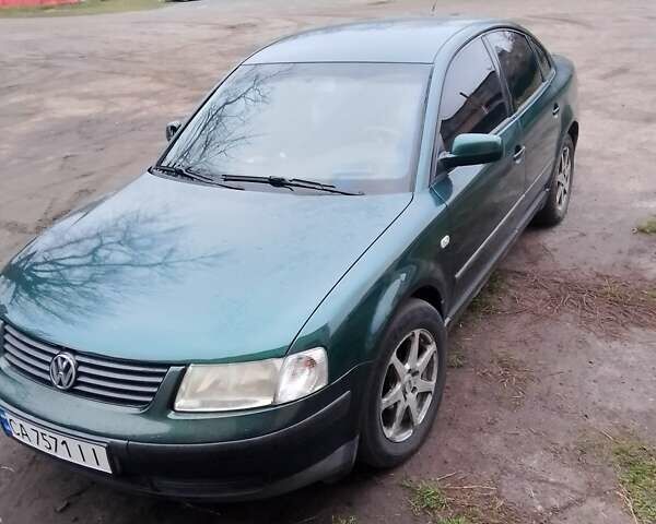 Зеленый Фольксваген Пассат, объемом двигателя 1.9 л и пробегом 467 тыс. км за 4100 $, фото 3 на Automoto.ua