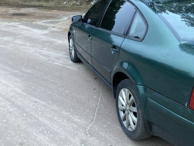 Зелений Фольксваген Пассат, об'ємом двигуна 0 л та пробігом 360 тис. км за 2150 $, фото 2 на Automoto.ua