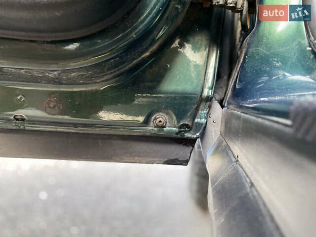 Зеленый Фольксваген Пассат, объемом двигателя 1.78 л и пробегом 375 тыс. км за 2650 $, фото 61 на Automoto.ua