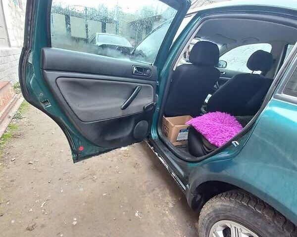 Зеленый Фольксваген Пассат, объемом двигателя 1.8 л и пробегом 300 тыс. км за 3150 $, фото 12 на Automoto.ua