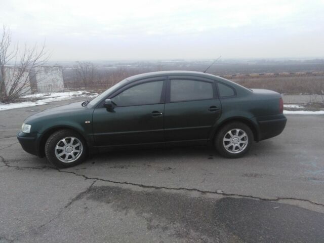 Зеленый Фольксваген Пассат, объемом двигателя 1.8 л и пробегом 320 тыс. км за 2900 $, фото 7 на Automoto.ua