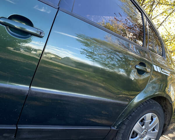 Зеленый Фольксваген Пассат, объемом двигателя 1.78 л и пробегом 375 тыс. км за 2550 $, фото 27 на Automoto.ua