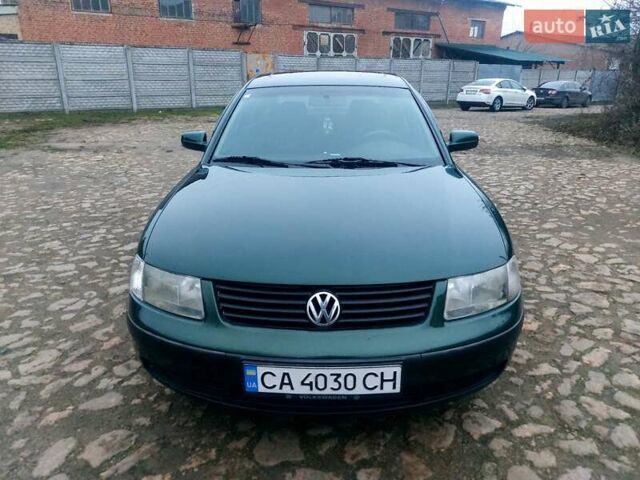 Зеленый Фольксваген Пассат, объемом двигателя 1.8 л и пробегом 298 тыс. км за 3500 $, фото 7 на Automoto.ua