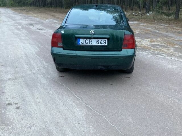 Зелений Фольксваген Пассат, об'ємом двигуна 0 л та пробігом 360 тис. км за 2150 $, фото 3 на Automoto.ua