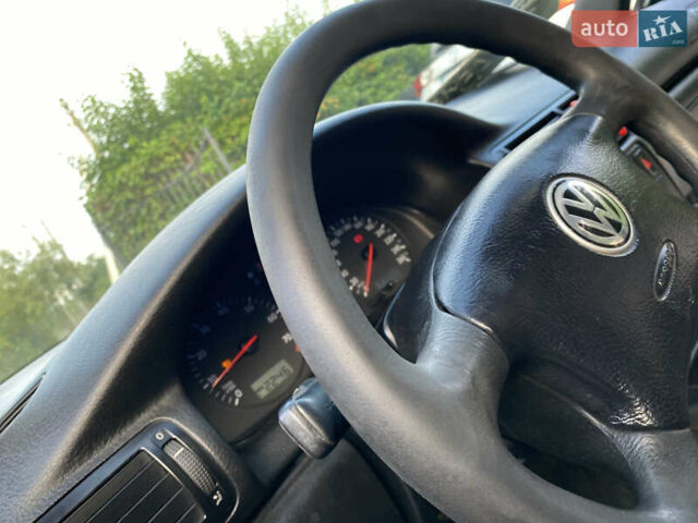 Зеленый Фольксваген Пассат, объемом двигателя 1.78 л и пробегом 375 тыс. км за 2650 $, фото 49 на Automoto.ua