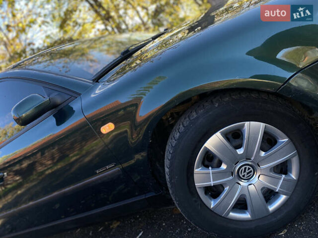 Зеленый Фольксваген Пассат, объемом двигателя 1.78 л и пробегом 375 тыс. км за 2650 $, фото 5 на Automoto.ua