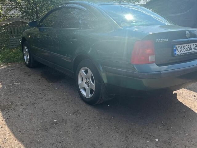 Зеленый Фольксваген Пассат, объемом двигателя 1.8 л и пробегом 425 тыс. км за 4400 $, фото 4 на Automoto.ua
