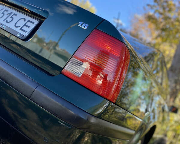 Зеленый Фольксваген Пассат, объемом двигателя 1.78 л и пробегом 375 тыс. км за 2650 $, фото 31 на Automoto.ua