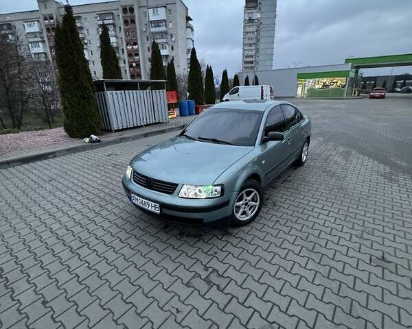 Зеленый Фольксваген Пассат, объемом двигателя 1.8 л и пробегом 279 тыс. км за 3800 $, фото 2 на Automoto.ua