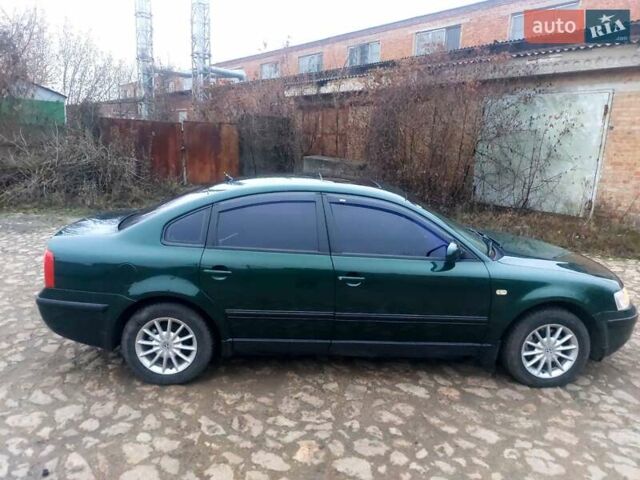 Зеленый Фольксваген Пассат, объемом двигателя 1.8 л и пробегом 298 тыс. км за 3500 $, фото 3 на Automoto.ua