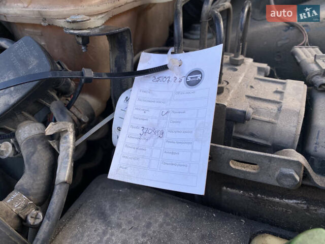 Зеленый Фольксваген Пассат, объемом двигателя 1.78 л и пробегом 375 тыс. км за 2650 $, фото 58 на Automoto.ua