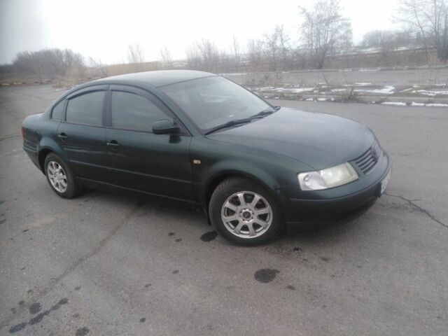 Зеленый Фольксваген Пассат, объемом двигателя 1.8 л и пробегом 320 тыс. км за 2900 $, фото 6 на Automoto.ua