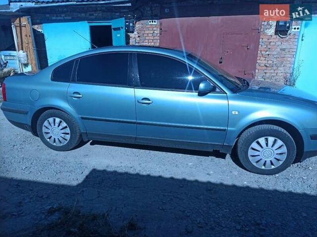 Зелений Фольксваген Пассат, об'ємом двигуна 1.6 л та пробігом 301 тис. км за 4000 $, фото 1 на Automoto.ua