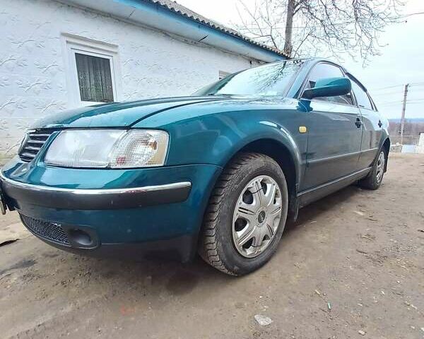 Зеленый Фольксваген Пассат, объемом двигателя 1.8 л и пробегом 300 тыс. км за 3150 $, фото 7 на Automoto.ua