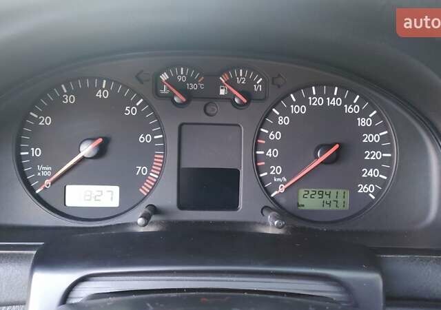 Зеленый Фольксваген Пассат, объемом двигателя 1.6 л и пробегом 229 тыс. км за 4900 $, фото 5 на Automoto.ua