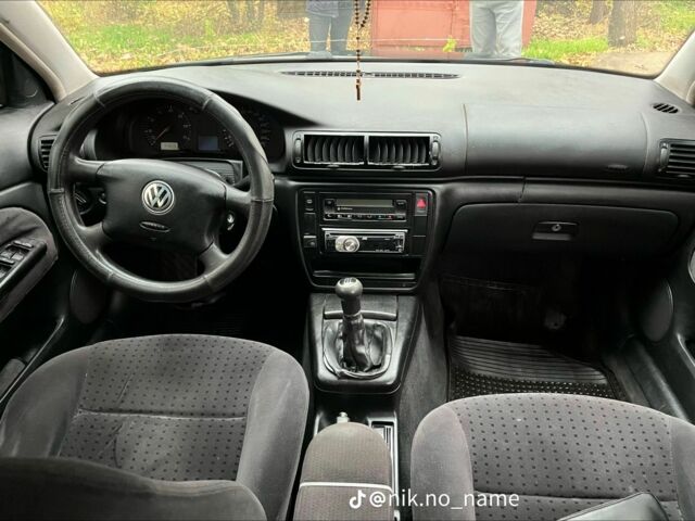 Зеленый Фольксваген Пассат, объемом двигателя 1 л и пробегом 180 тыс. км за 2750 $, фото 1 на Automoto.ua