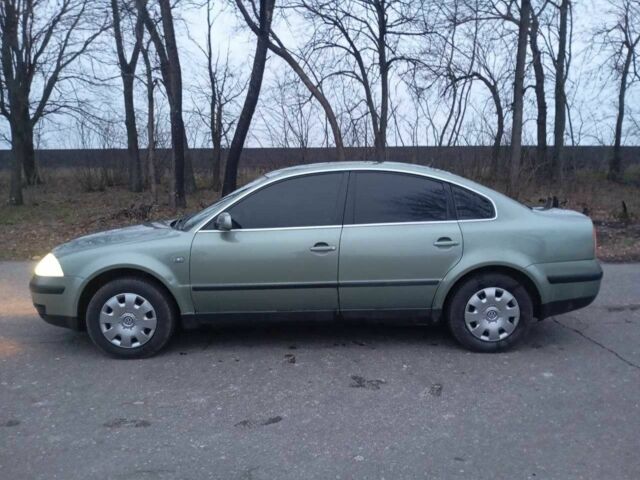 Зеленый Фольксваген Пассат, объемом двигателя 2 л и пробегом 312 тыс. км за 4020 $, фото 6 на Automoto.ua