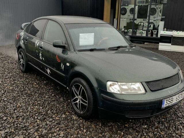 Зеленый Фольксваген Пассат, объемом двигателя 2 л и пробегом 200 тыс. км за 1550 $, фото 1 на Automoto.ua